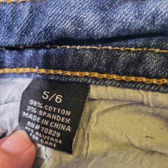 Rue 21 Shortie jean shorts Size 5/6 - Picture 4 of 5